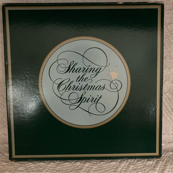 Collectible, Avon Christmas plate, 22K, gold rim, “sharing the Christmas spirit” - Picture 6 of 6